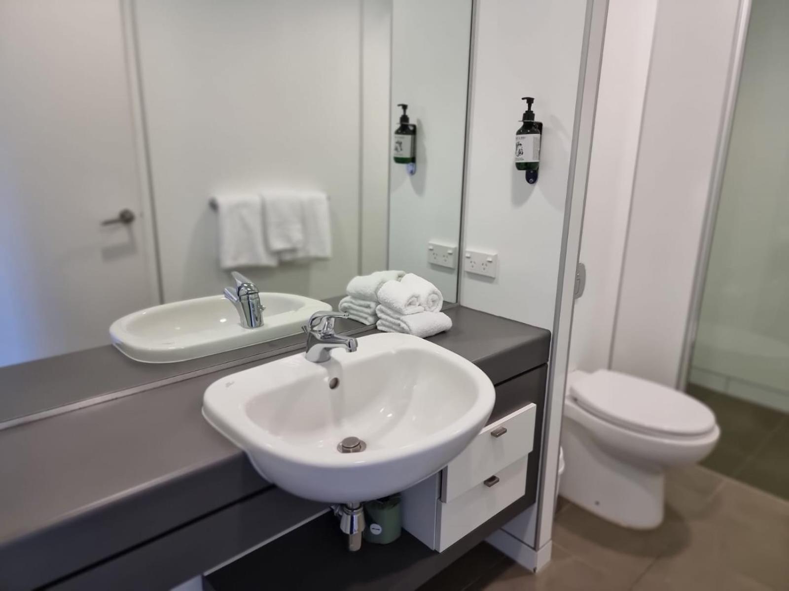 Marina Apartments - Element Escapes Queenstown Room photo